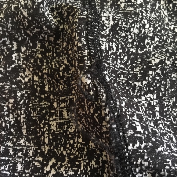 Lululemon leggings size 4 - Picture 6 of 7